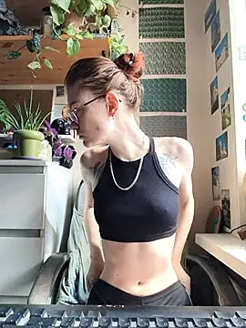 Snapshot of Shy_Bamby chatting on 7, 7, 2026 Shy Bamby online show from 7, 7, 2026