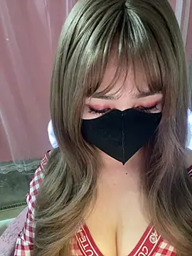 Snapshot of -Violet-t chatting on 11, 4, 2026 -Violet-t online show from 11, 4, 2026