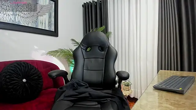 VictoriaPaker online show from 7, 4, 2026