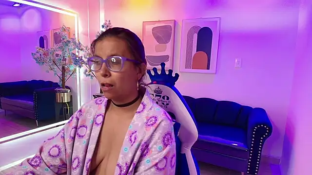 Snapshot of Amber__rouge chatting on 8, 2, 2026 Amber rouge online show from 8, 2, 2026