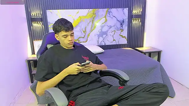 Snapshot of Dark_Desiree18 chatting on 1, 2, 2026 Dark Desiree18 online show from 1, 2, 2026