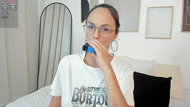 Snapshot of Julianneharris chatting on 1, 3, 2026 Julianneharris online show from 1, 3, 2026