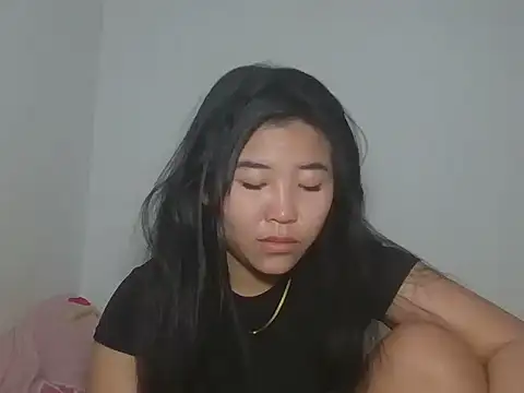 Snapshot of Zyeiii chatting on 4, 2, 2026 Zyeiii online show from 4, 2, 2026