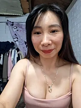Snapshot of Adela-222 chatting on 1, 2, 2026 Adela-222 online show from 1, 2, 2026