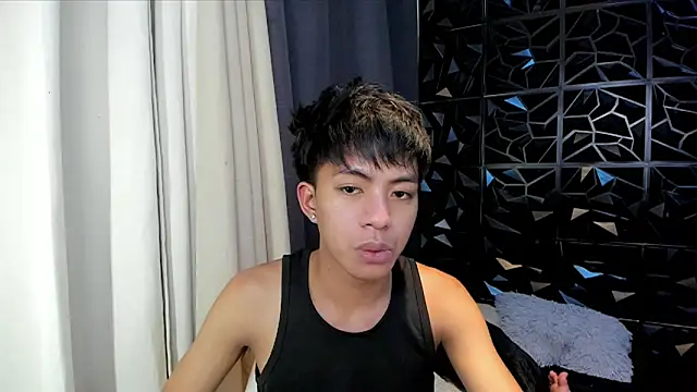 Snapshot of davincihugecock chatting on 5, 4, 2026 davincihugecock online show from 5, 4, 2026