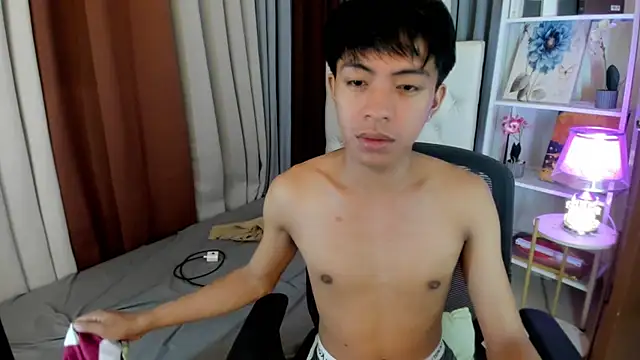 Snapshot of davincihugecock chatting on 9, 4, 2026 davincihugecock online show from 9, 4, 2026