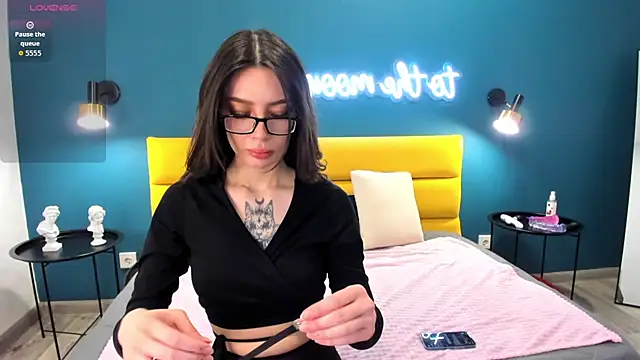 IvyDainty online show from 2, 4, 2026