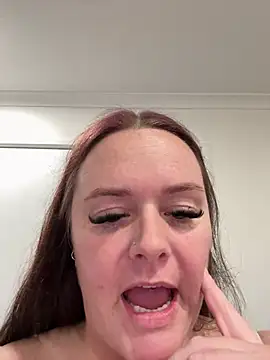 Snapshot of carinabro10 chatting on 16, 5, 2026 carinabro10 online show from 16, 5, 2026
