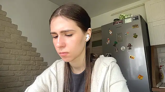 ElsieKuhlmann online show from 11, 4, 2026