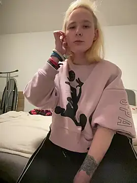 Snapshot of PurpleHazexx chatting on 19, 2, 2026 PurpleHazexx online show from 19, 2, 2026