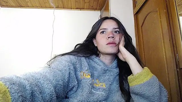 Snapshot of Shanel_Lozano chatting on 11, 5, 2026 Shanel Lozano online show from 11, 5, 2026