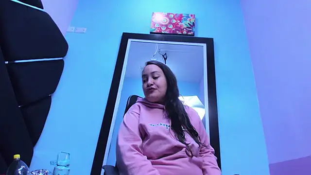 Snapshot of MiaRouss69 chatting on 19, 4, 2026 MiaRouss69 online show from 19, 4, 2026