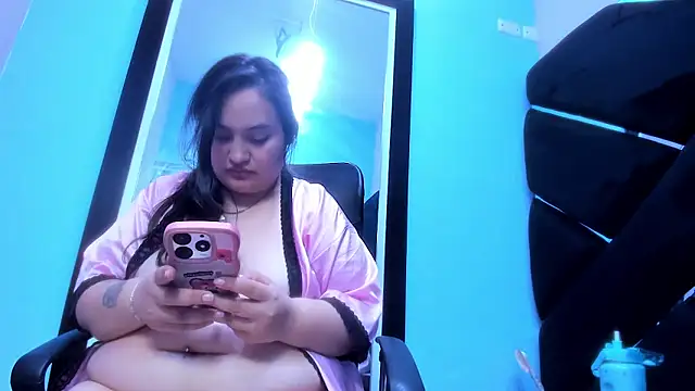 Snapshot of MiaRouss69 chatting on 29, 4, 2026 MiaRouss69 online show from 29, 4, 2026