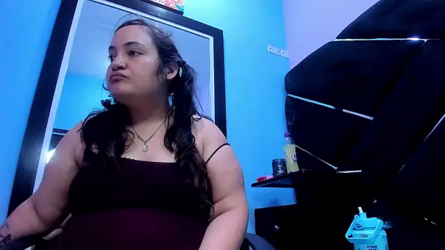 Snapshot of MiaRouss69 chatting on 6, 5, 2026 MiaRouss69 online show from 6, 5, 2026