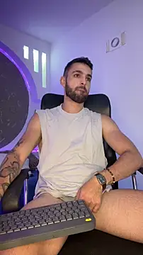 Snapshot of Apolo_lux1 chatting on 4, 5, 2026 Apolo lux1 online show from 4, 5, 2026