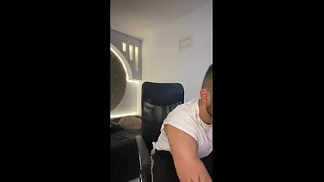 Snapshot of Apolo_lux1 chatting on 23, 5, 2026 Apolo lux1 online show from 23, 5, 2026