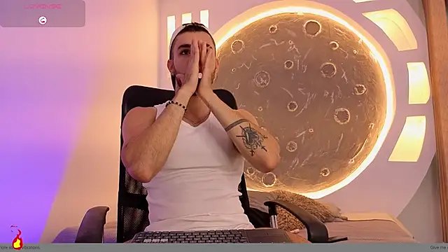 Snapshot of Apolo_lux1 chatting on 9, 7, 2026 Apolo lux1 online show from 9, 7, 2026