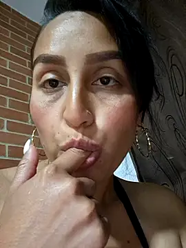 LunaRouuse  online show from 8, 3, 2026