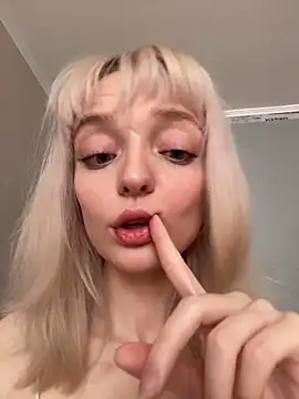 Snapshot of aka_Blonde chatting on 20, 6, 2026 aka Blonde online show from 20, 6, 2026