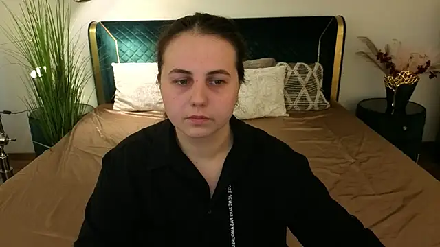Snapshot of MikaFoxy chatting on 3, 4, 2026 MikaFoxy online show from 3, 4, 2026