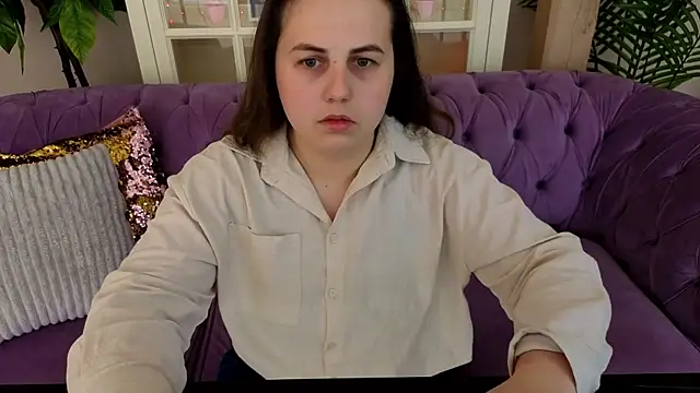 Snapshot of MikaFoxy chatting on 7, 4, 2026 MikaFoxy online show from 7, 4, 2026