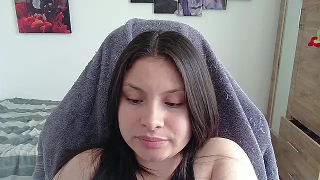 Snapshot of yessica_gomez01 chatting on 16, 4, 2026 yessica gomez01 online show from 16, 4, 2026