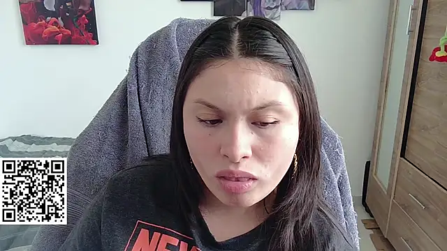 Snapshot of yessica_gomez01 chatting on 17, 4, 2026 yessica gomez01 online show from 17, 4, 2026