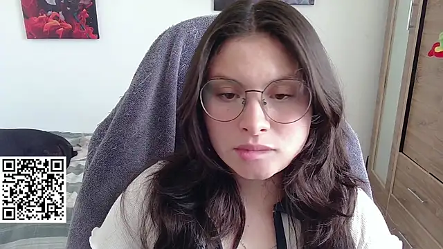 Snapshot of yessica_gomez01 chatting on 19, 4, 2026 yessica gomez01 online show from 19, 4, 2026