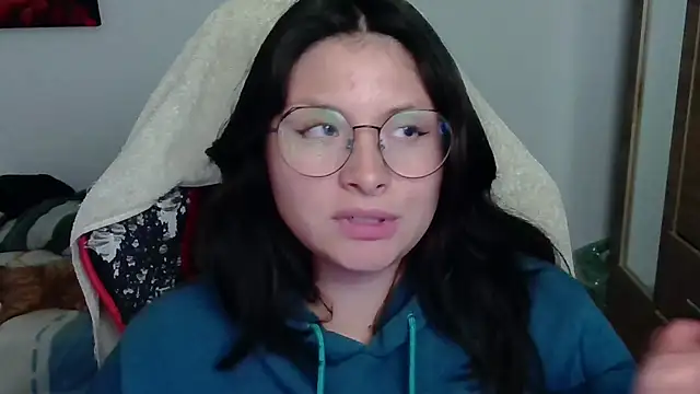 Snapshot of yessica_gomez01 chatting on 19, 5, 2026 yessica gomez01 online show from 19, 5, 2026