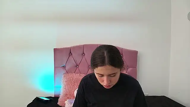 Snapshot of Cherry_Boomxx chatting on 24, 2, 2026 Cherry Boomxx online show from 24, 2, 2026