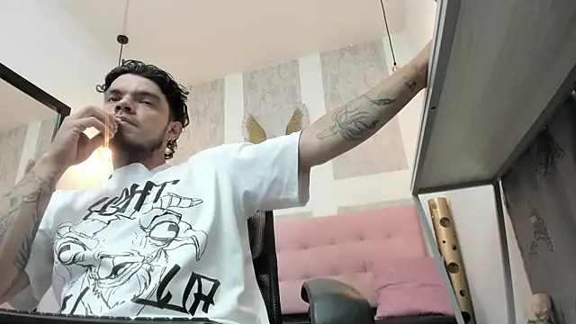 Enzo Turner online show from 11, 1, 2026