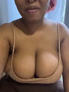 Snapshot of lil_badForYou chatting on 6, 4, 2026 lil badForYou online show from 6, 4, 2026