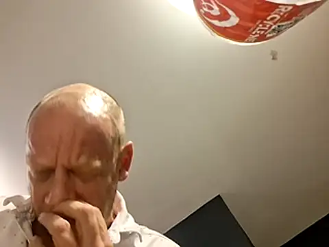Snapshot of mikman100 chatting on 22, 2, 2026 mikman100 online show from 22, 2, 2026