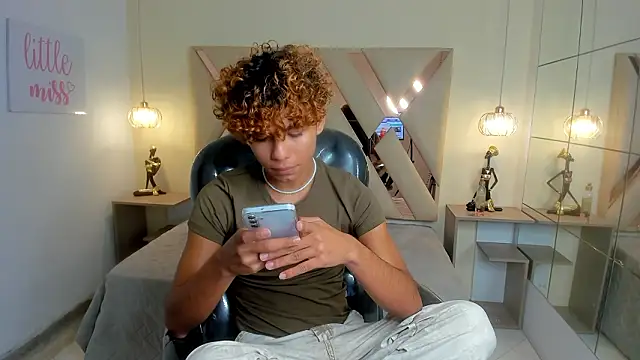 Anyelo Twink online show from 17, 3, 2026