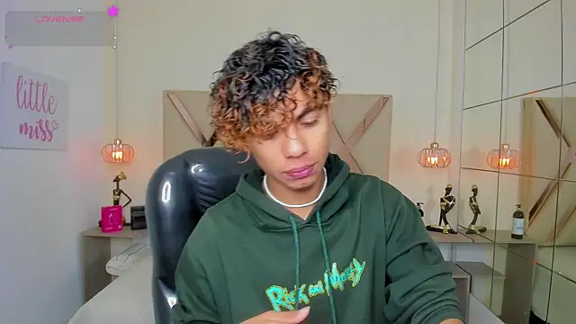 Snapshot of Anyelo_Twink chatting on 20, 6, 2026 Anyelo Twink online show from 20, 6, 2026