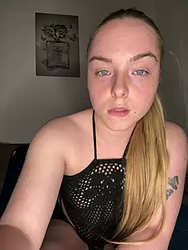 Snapshot of Bayleighjohnson18 chatting on 5, 3, 2026 Bayleighjohnson18 online show from 5, 3, 2026