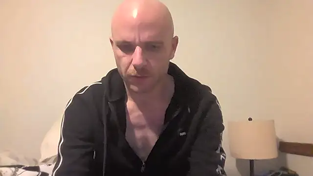 Snapshot of FrankieFuckMe chatting on 1, 2, 2026 FrankieFuckMe online show from 1, 2, 2026