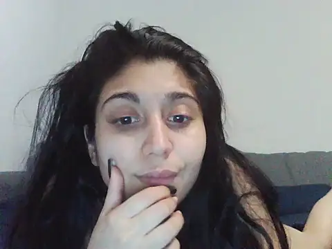 Snapshot of Roxanamadia chatting on 8, 2, 2026 Roxanamadia online show from 8, 2, 2026