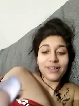 Snapshot of Roxanamadia chatting on 9, 2, 2026 Roxanamadia online show from 9, 2, 2026