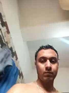 Snapshot of Uzieham22 chatting on 6, 3, 2026 Uzieham22 online show from 6, 3, 2026