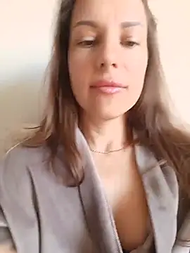 Snapshot of She-Moon chatting on 27, 6, 2026 She-Moon online show from 27, 6, 2026