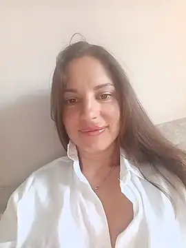 Snapshot of She-Moon chatting on 6, 7, 2026 She-Moon online show from 6, 7, 2026