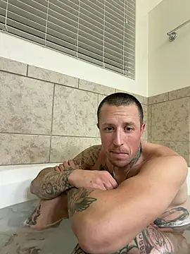 Snapshot of brngitdwn chatting on 4, 4, 2026 brngitdwn online show from 4, 4, 2026