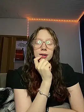 YoungLisaa18 online show from 3, 2, 2026