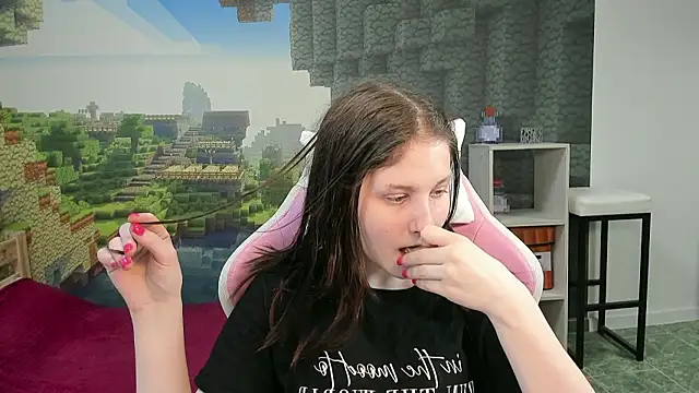 KiraDuvall online show from 13, 2, 2026