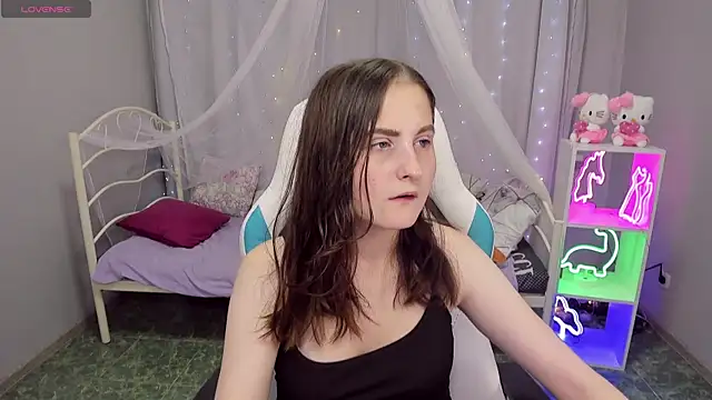 KiraDuvall online show from 26, 6, 2026