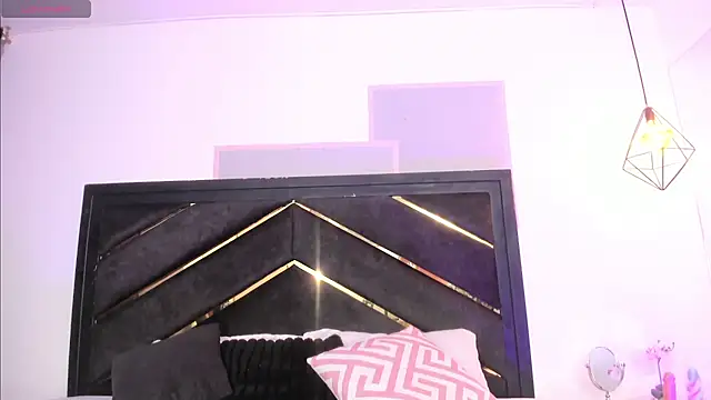 april jones05 online show from 17, 4, 2026