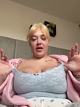 Snapshot of Princess-ivyxoxo chatting on 18, 2, 2026 Princess-ivyxoxo online show from 18, 2, 2026