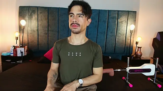 Ethan Briggs  online show from 13, 3, 2026