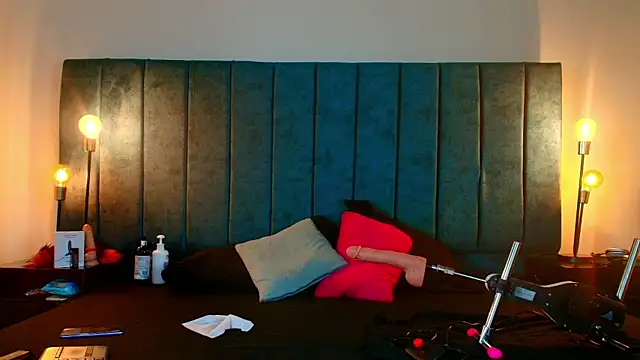 Ethan Briggs  online show from 25, 3, 2026